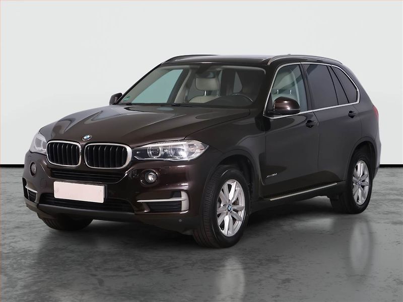 BMW X5 (2014) xDrive30d, 4X4, Automat, Kůže - fotka 2 z 23