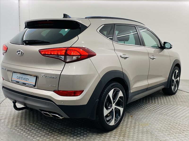 Hyundai Tucson 2,0 CRDi 136kW 4x4 Premium - fotka 2 z 25