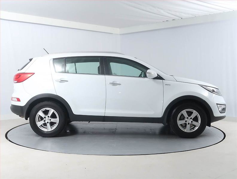 Kia Sportage (2016) 2.0 CRDi, 4X4, Tempomat - fotka 6 z 15