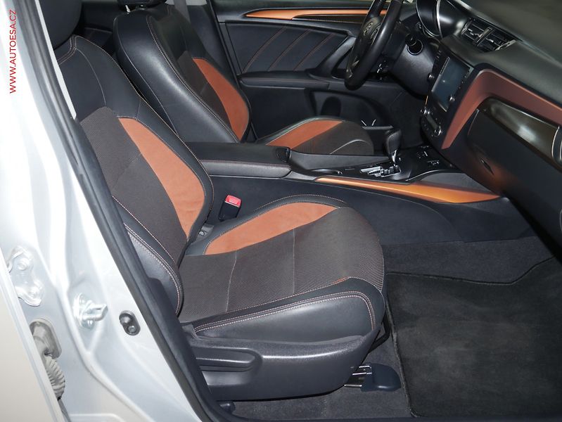 Toyota Avensis (2017) 1.8i, 2.maj,ČR, AT - fotka 12 z 23