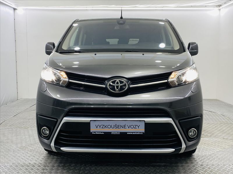 Toyota ProAce Verso 2,0 D-4D 106kW 8Míst - fotka 4 z 25