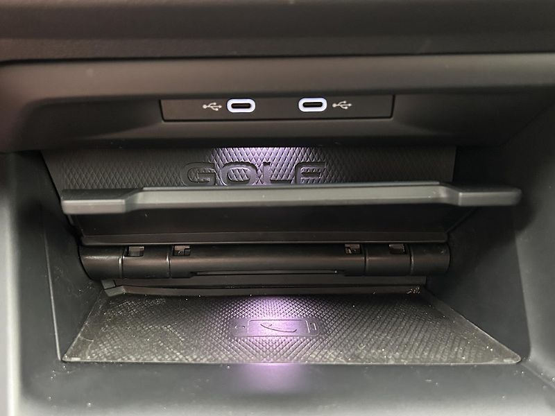 Volkswagen Golf 2.0 GTI  PERFORMANCE - fotka 18 z 30