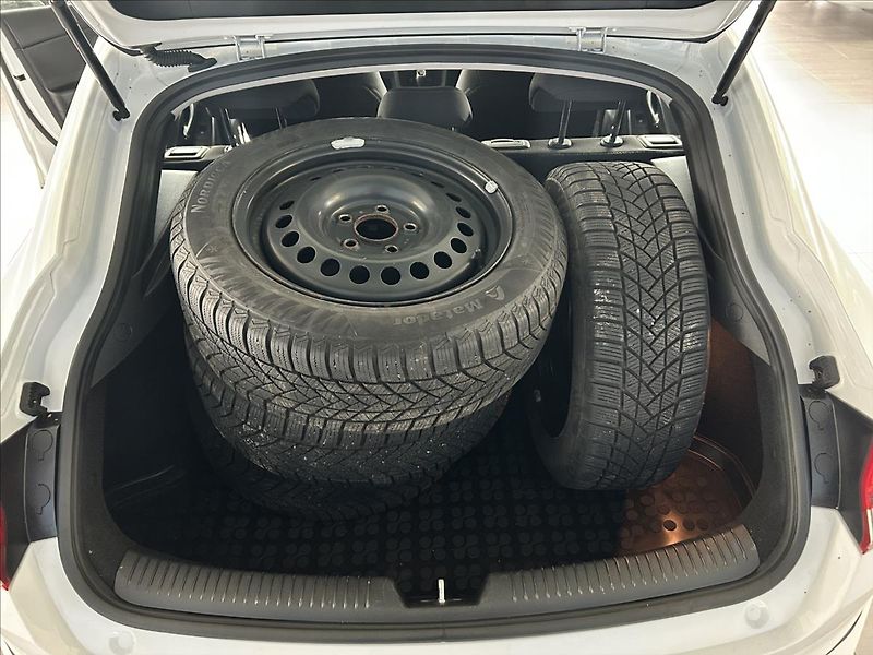 Hyundai i30 1,0   TGDI 88kW,FASTBACK,ČR,1. - fotka 21 z 22