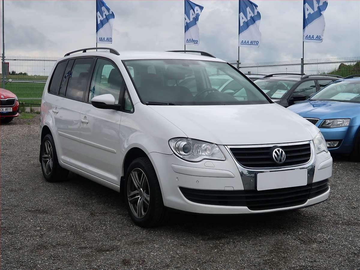 Volkswagen Touran 1.4 TSI, Automat, 7 míst