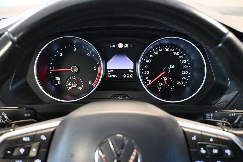 Volkswagen Tiguan (2022) 2.0 DSG LED ACC Kamera Tažné T - fotka 22 z 28
