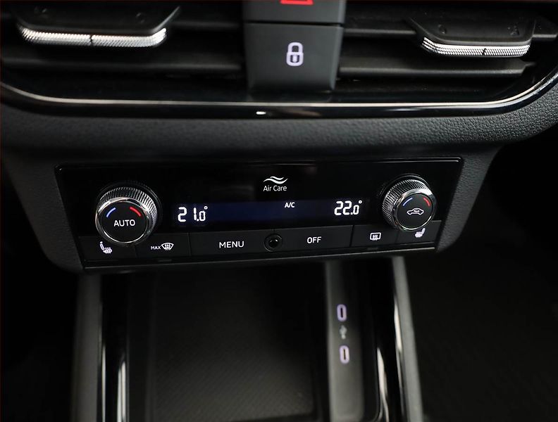 Škoda Kamiq (2023) Ambition Plus 1.0 TSI, ČR - fotka 10 z 19