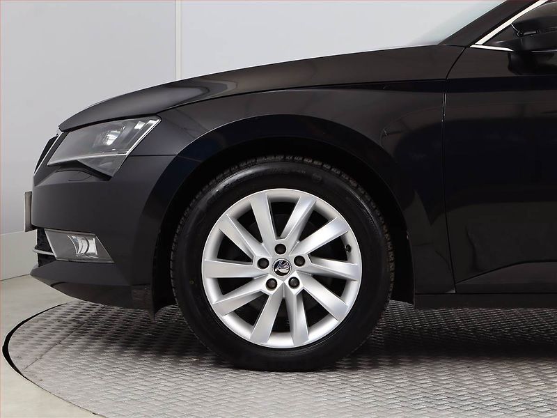 Škoda Superb (2017) 2.0 TDI, Automat, Navi - fotka 12 z 18