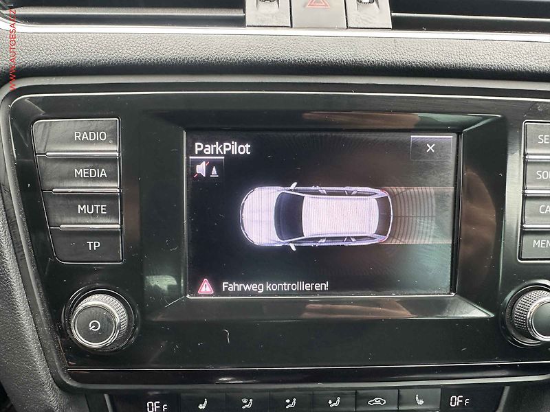 Škoda Octavia (2015) 1.2 TSi, Ambition, park. - fotka 16 z 16