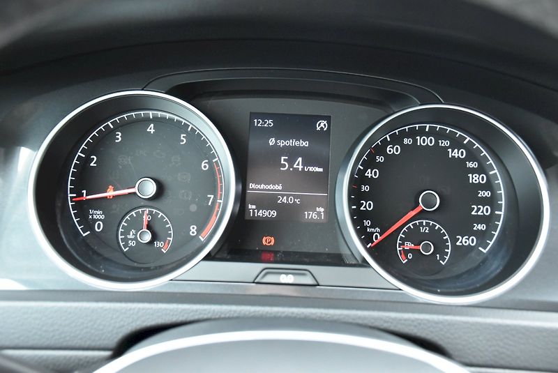 Volkswagen Golf (2020) MARATHON EDITION 1.5 TSI 96kW - fotka 16 z 33