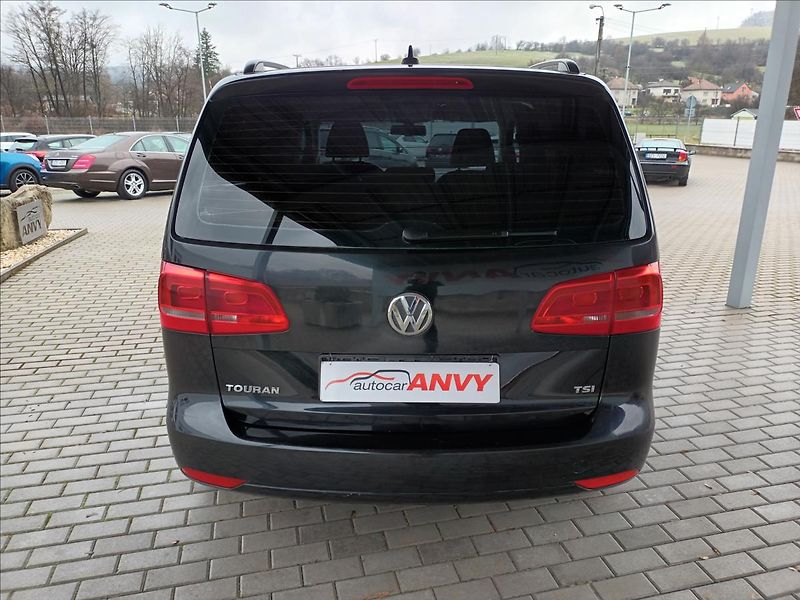 Volkswagen Touran 1,4 TSI,SERVIS,TAŽNÉ,VÝHŘEV - fotka 6 z 43
