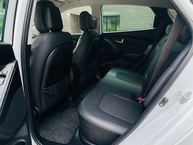 Hyundai ix35 2.0i 4x4 1MAJIITEL KAMER TAŽNÉ - fotka 29 z 46