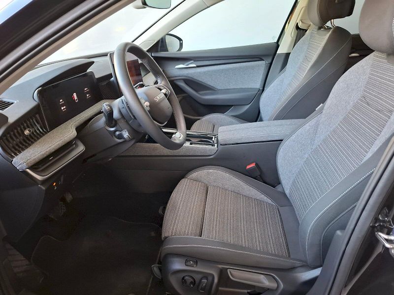 Škoda Superb (2025) COMBI SELECTION TD 110/2.0 A7F - fotka 40 z 41