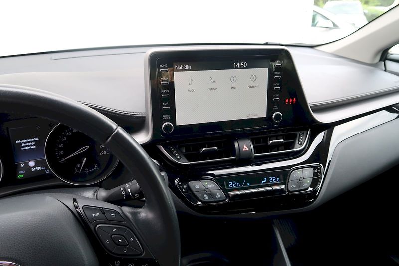 Toyota C-HR (2022) 1,8 E-CVT /90 kW COMFORT - fotka 16 z 24