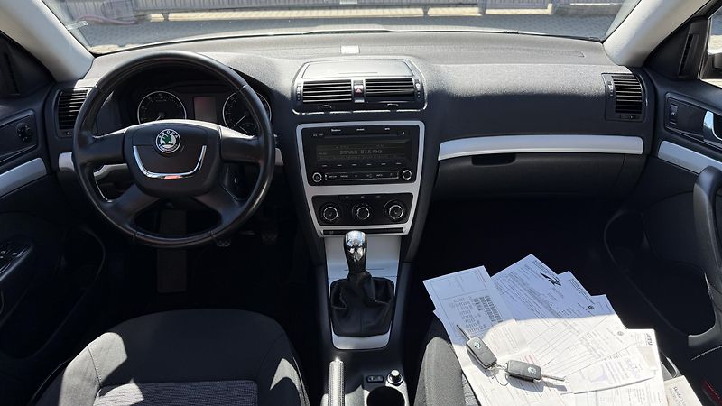 Škoda Octavia (2010) 1.6MPi*75kW*ELEGANCE*1.MAJ* - fotka 9 z 20