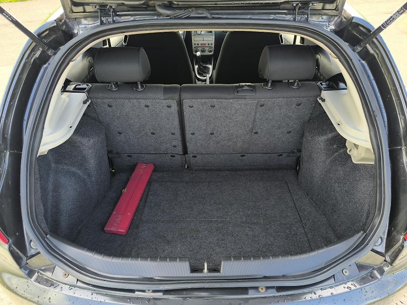 Alfa Romeo 147 (2006) 1.6 16V DOLOŽENÉ KM.NOVÁ STK - fotka 12 z 23