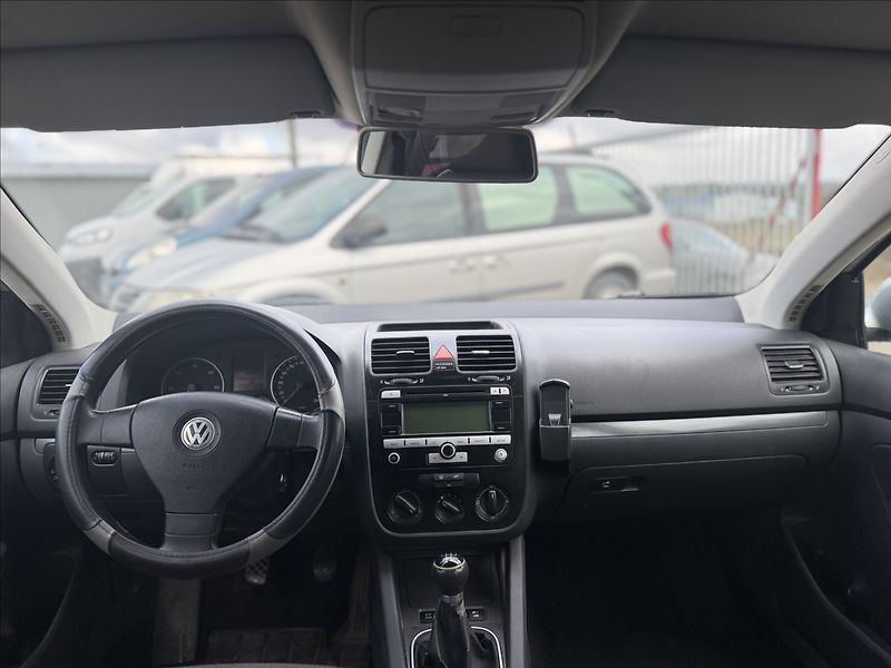 Volkswagen Golf 1,9 TDI 77kW +SADA KOL, TAŽNÉ - fotka 16 z 22