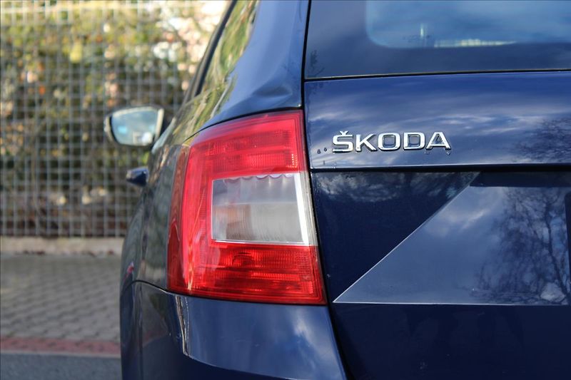 Škoda Octavia 1.6 TDI/81 kW/Ambition/ CZ - fotka 39 z 39