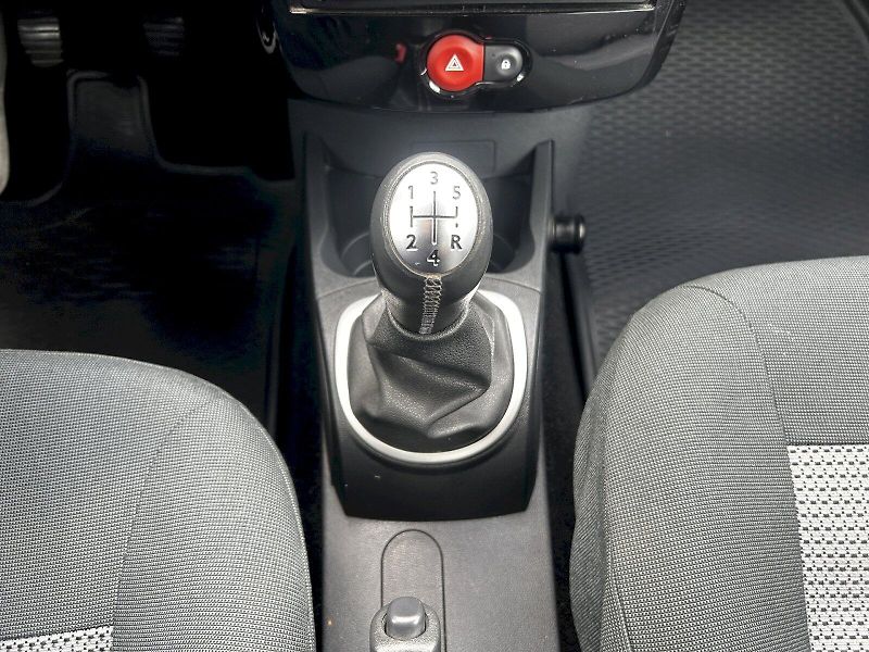 Renault Clio (2011) 1.2 16V 55kW MP5 Authentique - fotka 13 z 26