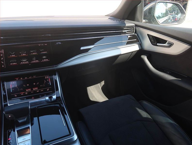 Audi Q8 (2019) 50 TDI - fotka 8 z 32