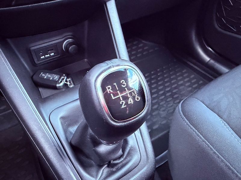 Hyundai ix20 1.6 Trend - fotka 18 z 25
