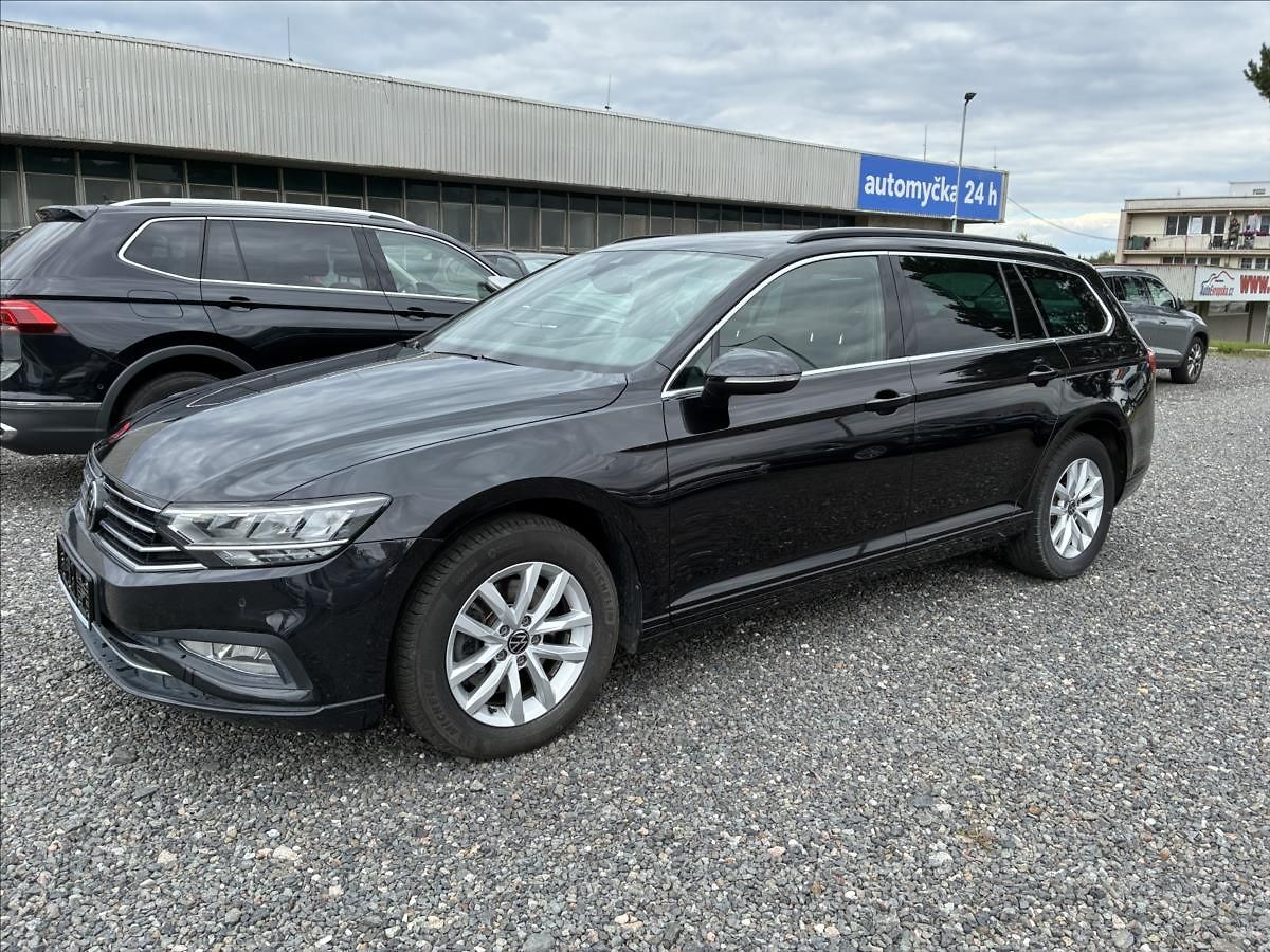 Volkswagen Passat 2,0 PANORAMA,WEBASTO,TAŽNÉ