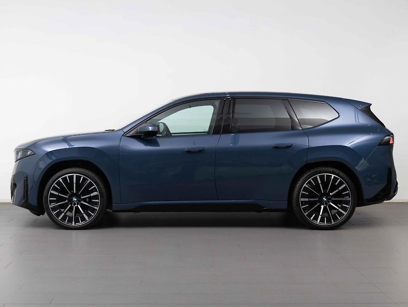 BMW iX3 50 xDrive - fotka 2 z 8