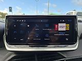 Peugeot 2008 ALLURE 1,2 PT 100k M6 - náhled 21