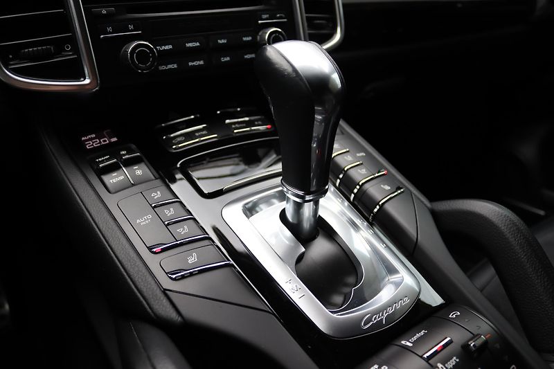 Porsche Cayenne S DIESEL 4.2 V8 283kW 4X4 DPH - fotka 35 z 50