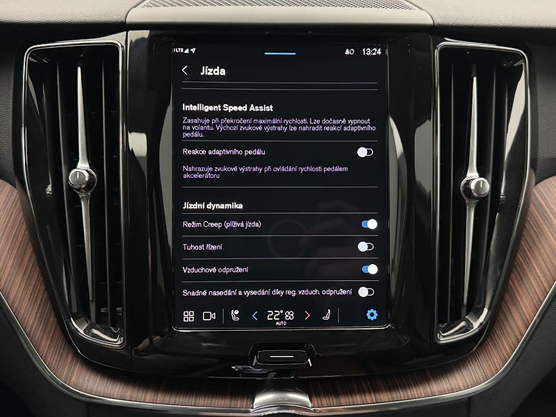 Volvo XC60 T8 AWD BRIGHT PLUS REZERVACE - fotka 41 z 48