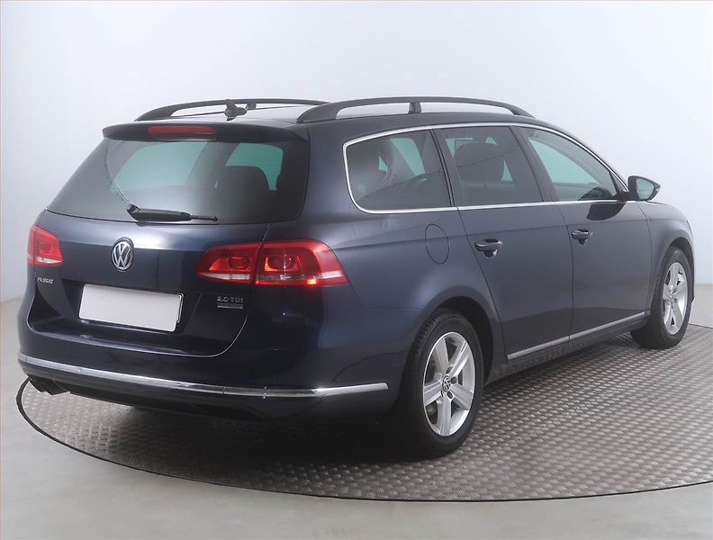 Volkswagen Passat (2013) Comfortline 2.0 TDI - fotka 5 z 16