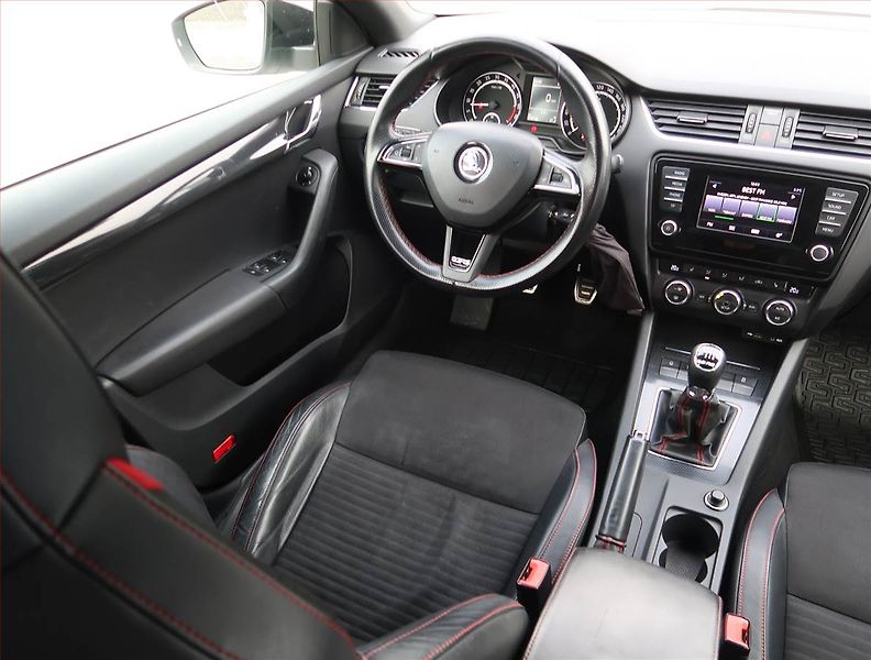 Škoda Octavia (2013) RS 2.0 TDI, Serv.kniha, Xenony - fotka 7 z 18