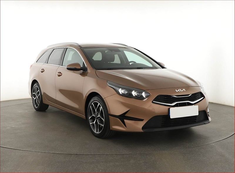 Kia Ceed (2022) Top 1.5 T-GDI, Automat, ČR - fotografie inzerátu