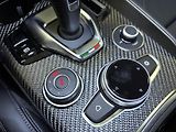 Alfa Romeo Giulia (2026) 2.9 V6 BiTurbo 520k QV Carbon - náhled 23
