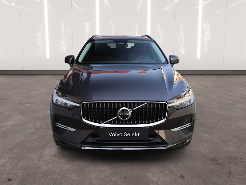 Volvo XC60 (2025) Core, B5 AWD, rezervace - fotka 6 z 21