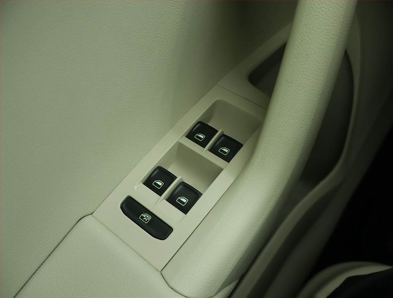 Škoda Octavia (2013) Elegance 1.6 TDI, 4X4, Kůže - fotka 15 z 16