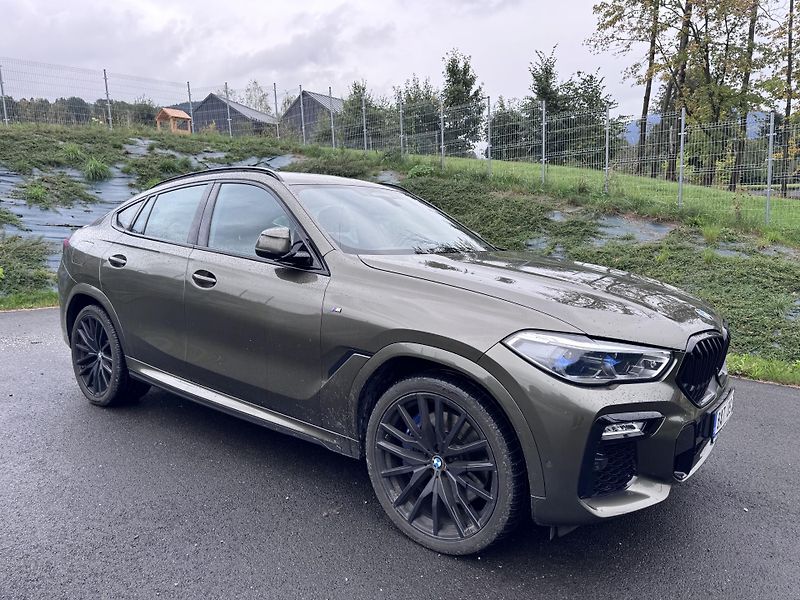 BMW X6 (2021) Bmw x6 40d - fotka 3 z 21