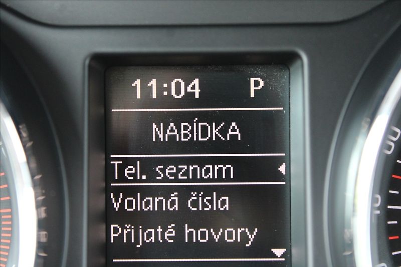 Škoda Superb 2,0 TDI  ČR,AUTOMAT,ELEGANCE - fotka 19 z 29