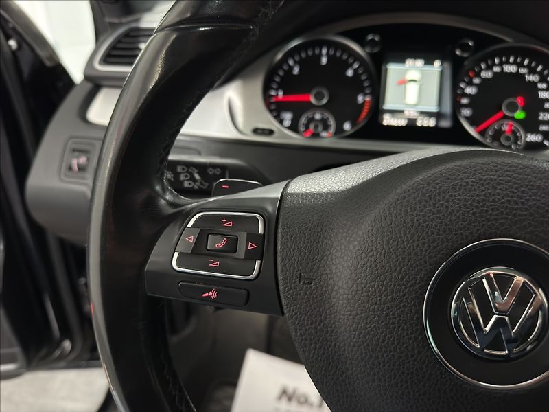 Volkswagen Passat 2,0   TDI DSG 4X4 HIGHLINE ACC - fotka 12 z 37