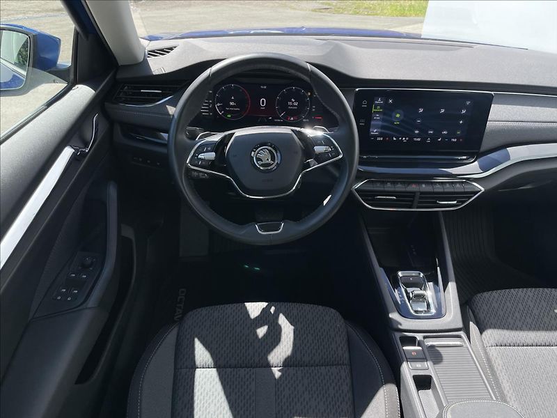Škoda Octavia 2,0 TDI DSG Combi Style Plus - fotka 7 z 22