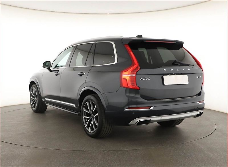 Volvo XC90 (2018) D5 AWD - fotka 4 z 21