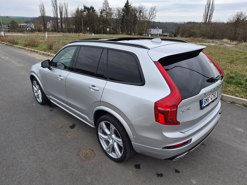 Volvo XC90 (2019) 2.0 /288kW - fotka 7 z 37