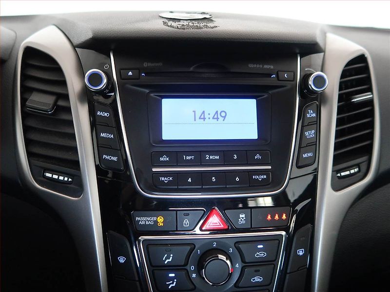Hyundai i30 (2013) 1.6 MPI, ČR,1.maj, Serv.kniha - fotka 12 z 13
