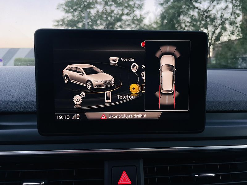 Audi A4 1.4TFSI MAN 1MAJITEL TAŽNÉ LED - fotka 39 z 44