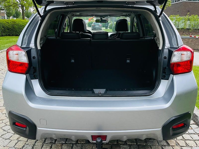 Subaru XV 2.0i 4x4 AUT VÝHŘEV SERVISKA - fotka 20 z 51