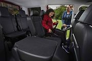 Do druhé řady se umístí až tři dětské autosedačky