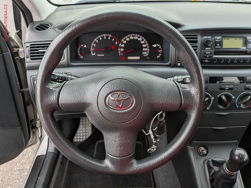 Toyota Corolla (2005) 1.4i - fotka 12 z 14