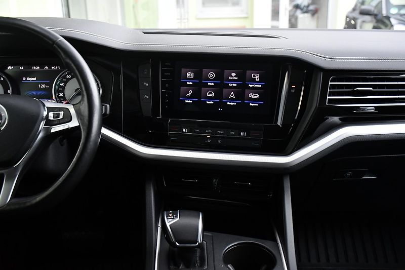 Volkswagen Touareg 3.0TDi 4MOTION ČR TAŽNÉ - fotka 7 z 35