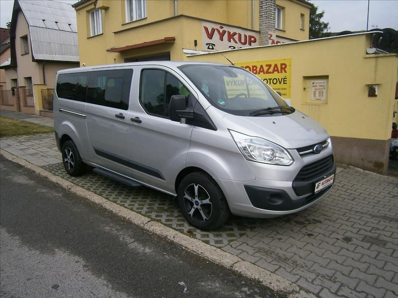 Ford Tourneo Custom 2,2 TDCI 114 KW  TITANIUM - fotka 1 z 21
