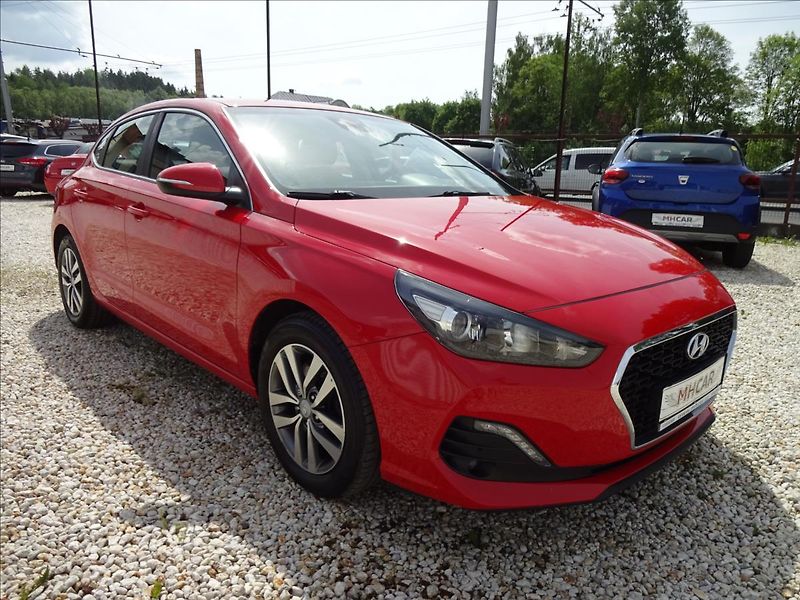 Hyundai i30 1,4 T-GDi 103 kW Fastback - fotka 9 z 55