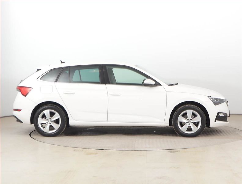 Škoda Scala (2023) 1.0 TSI, ČR,1.maj, Tempomat - fotka 6 z 18